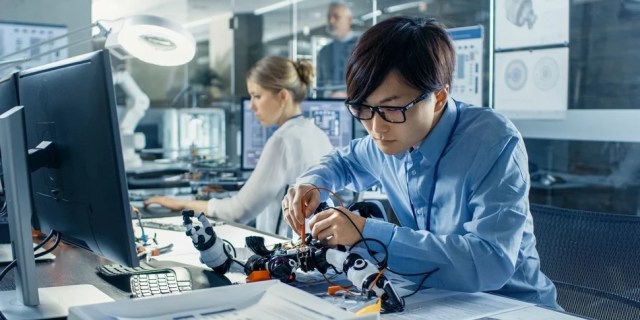 Prospek Kerja Teknik Elektro: Automation Engineer